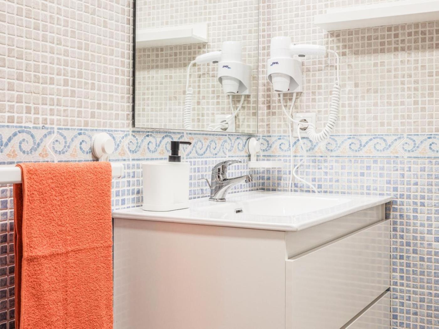 Benitez Parodi Recien Reformado Zona Multicultural Apartment Seville